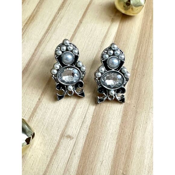 Vintage Figural Pearl Person Earrings, Snow Lady Pearl Studs - Picture 4 of 6